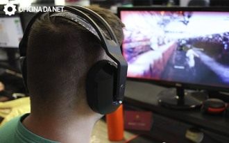 El buen escenario de sonido y la gama de sonido los hacen buenos para un uso competitivo y casual El buen escenario de sonido y la gama de sonido los hacen buenos para un uso competitivo y casual