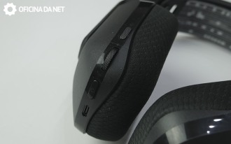 Los botones de control se encuentran en la carcasa izquierda Los botones de control se encuentran en la carcasa izquierda