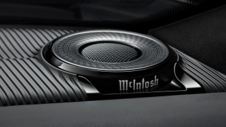 Altavoz McIntosh diseñado para el sistema de audio para automóvil MX1375 Reference. Fuente: Laboratorio McIntosh Altavoz McIntosh diseñado para el sistema de audio para automóvil MX1375 Reference. Fuente: Laboratorio McIntosh